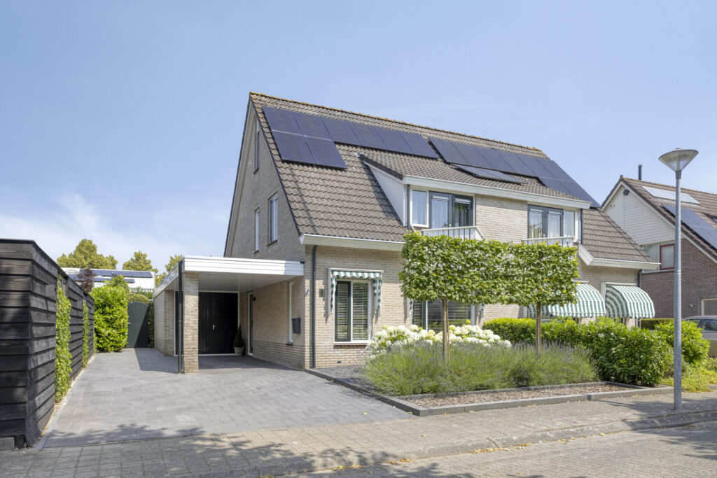 Hoofdafbeelding Hazelaarweg 1